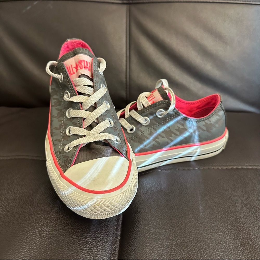Converse All Star Women’s Size 5 Grey Pattern Sneakers
